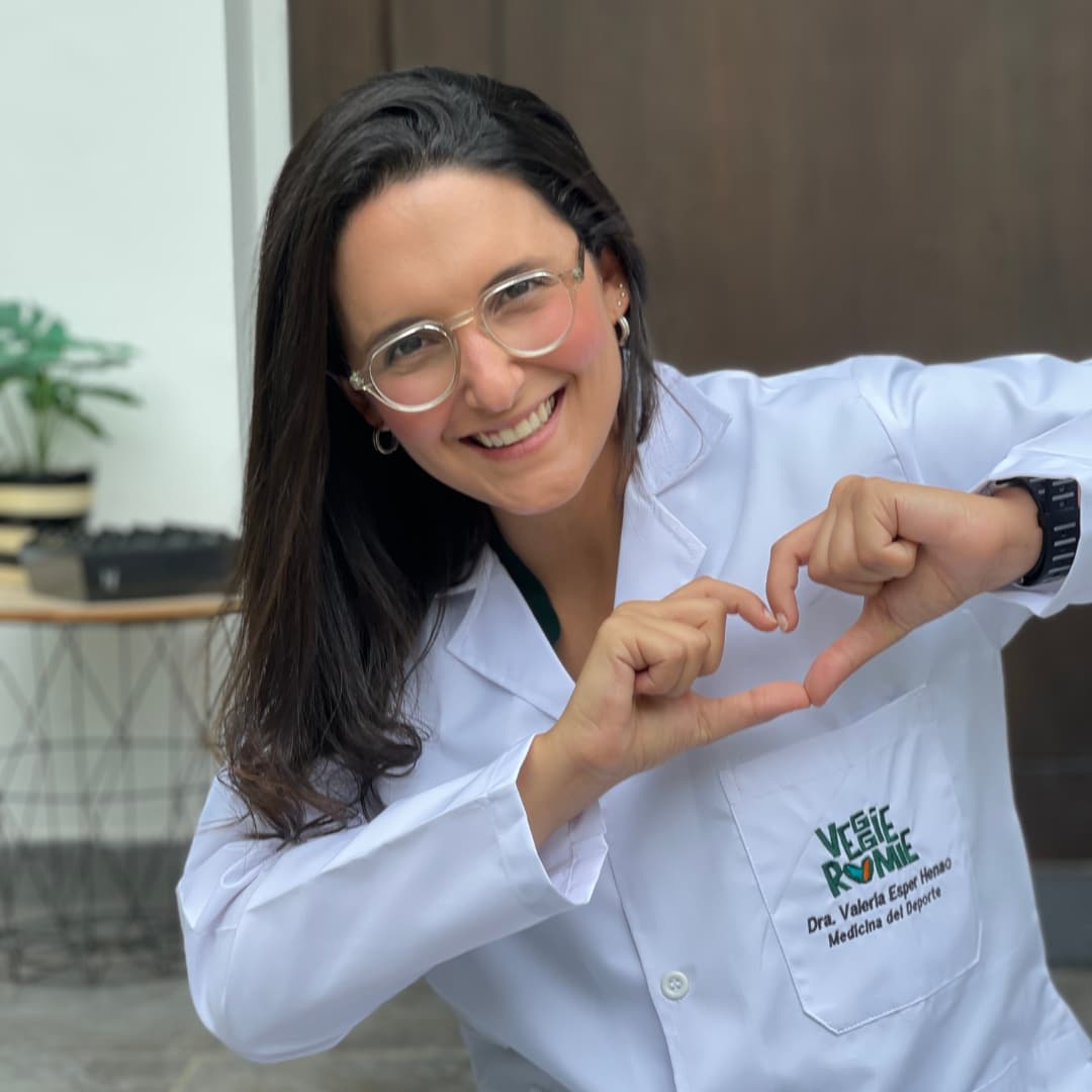 Foto de la Doctora Valeria Esper, autora del recetario Dieta del amor Fiido